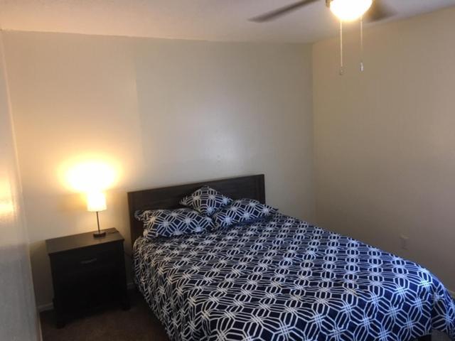 Fully Furnished Two Bedroom Apartment ロートン エクステリア 写真