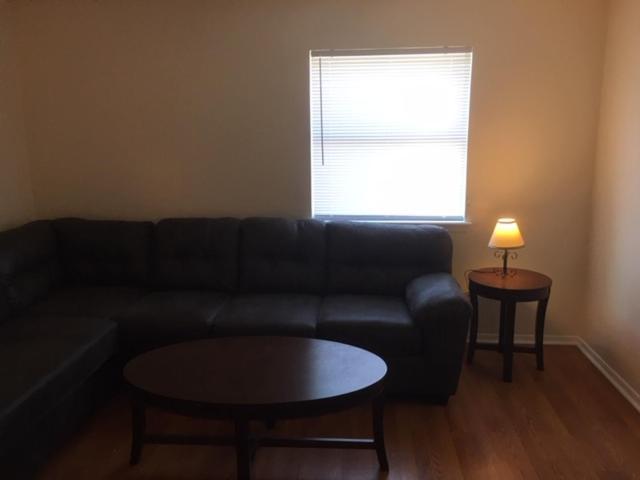 Fully Furnished Two Bedroom Apartment ロートン エクステリア 写真