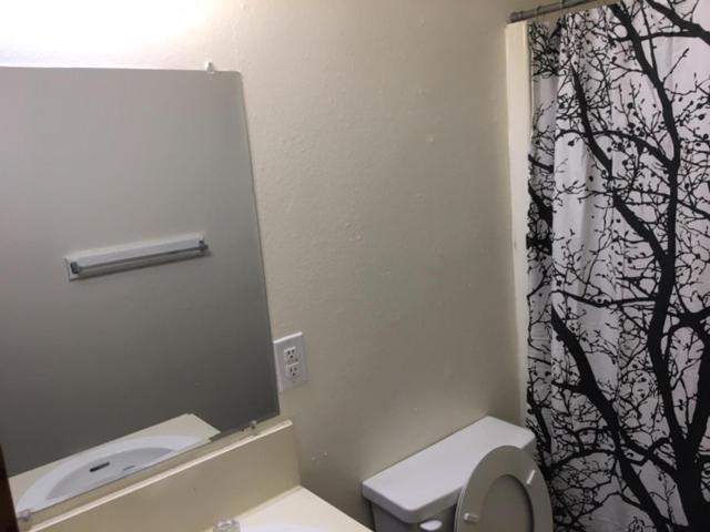 Fully Furnished Two Bedroom Apartment ロートン エクステリア 写真